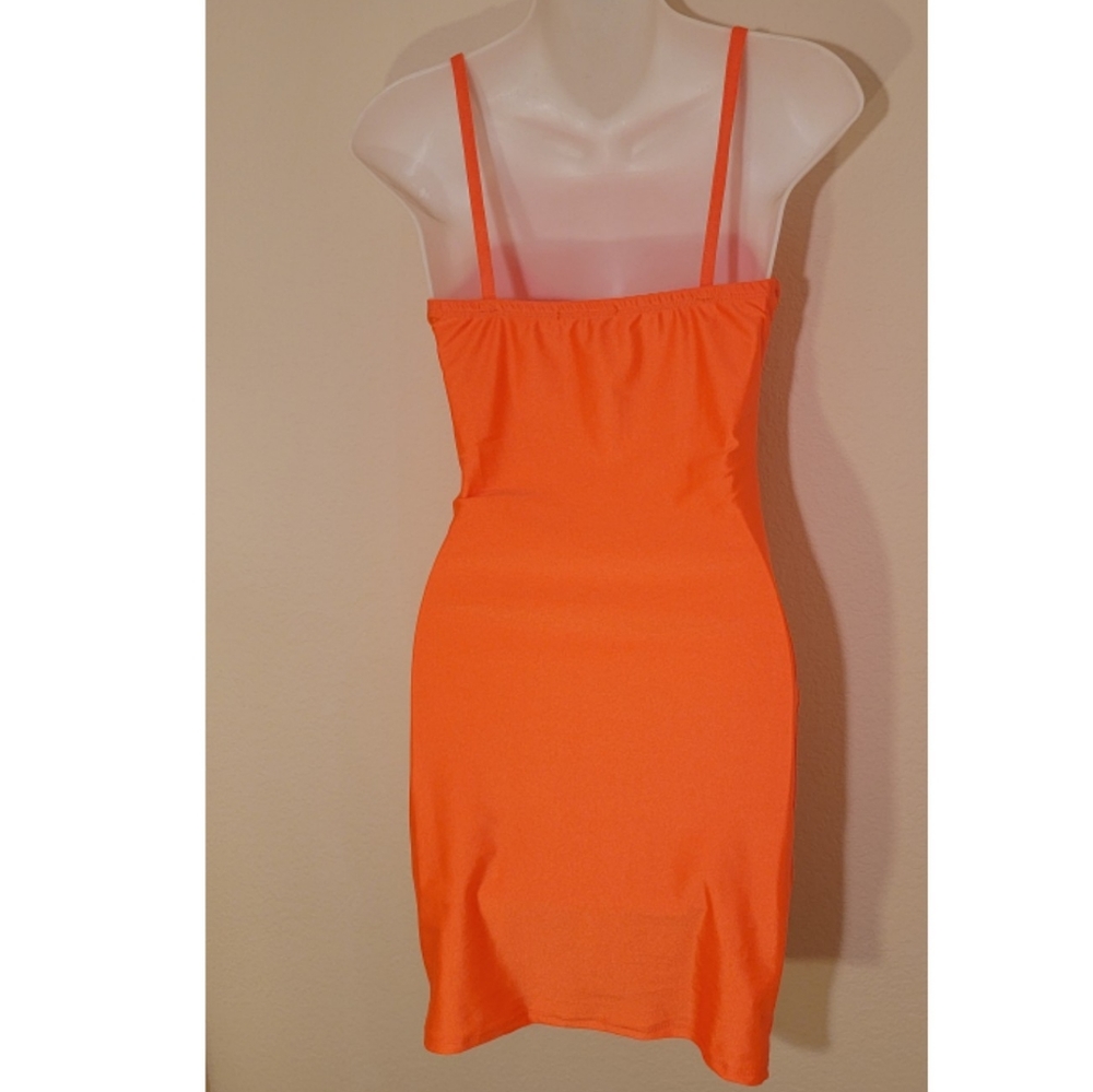 Dress - Picture 2 of 3